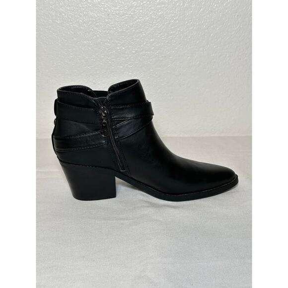 GBG by Guess Women Boot Black Dustyn Chelsea Style Cuban Heel Ankle Size 8 - Picture 2 of 9